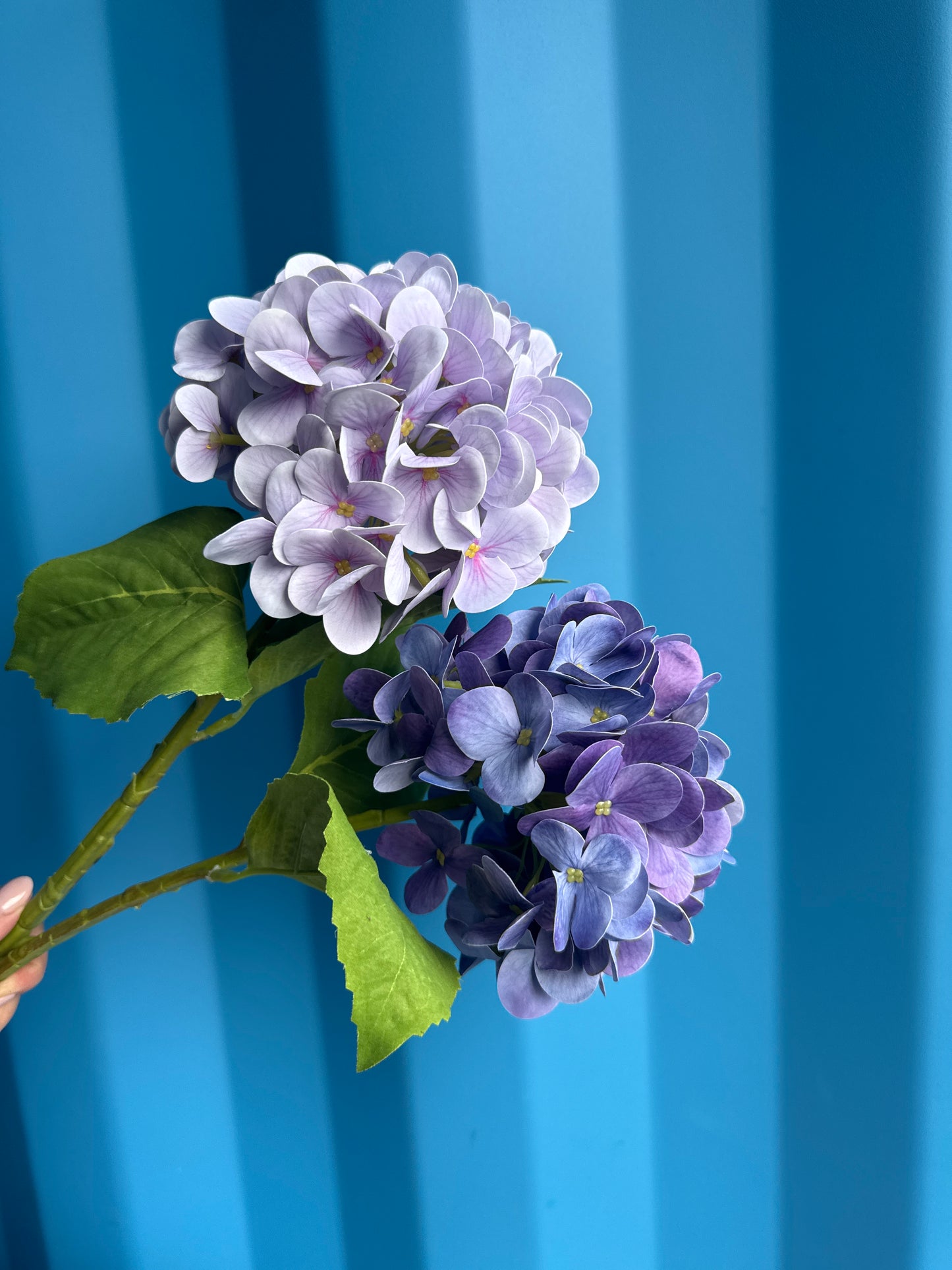 Hydrangea Real Touch Medium Ball