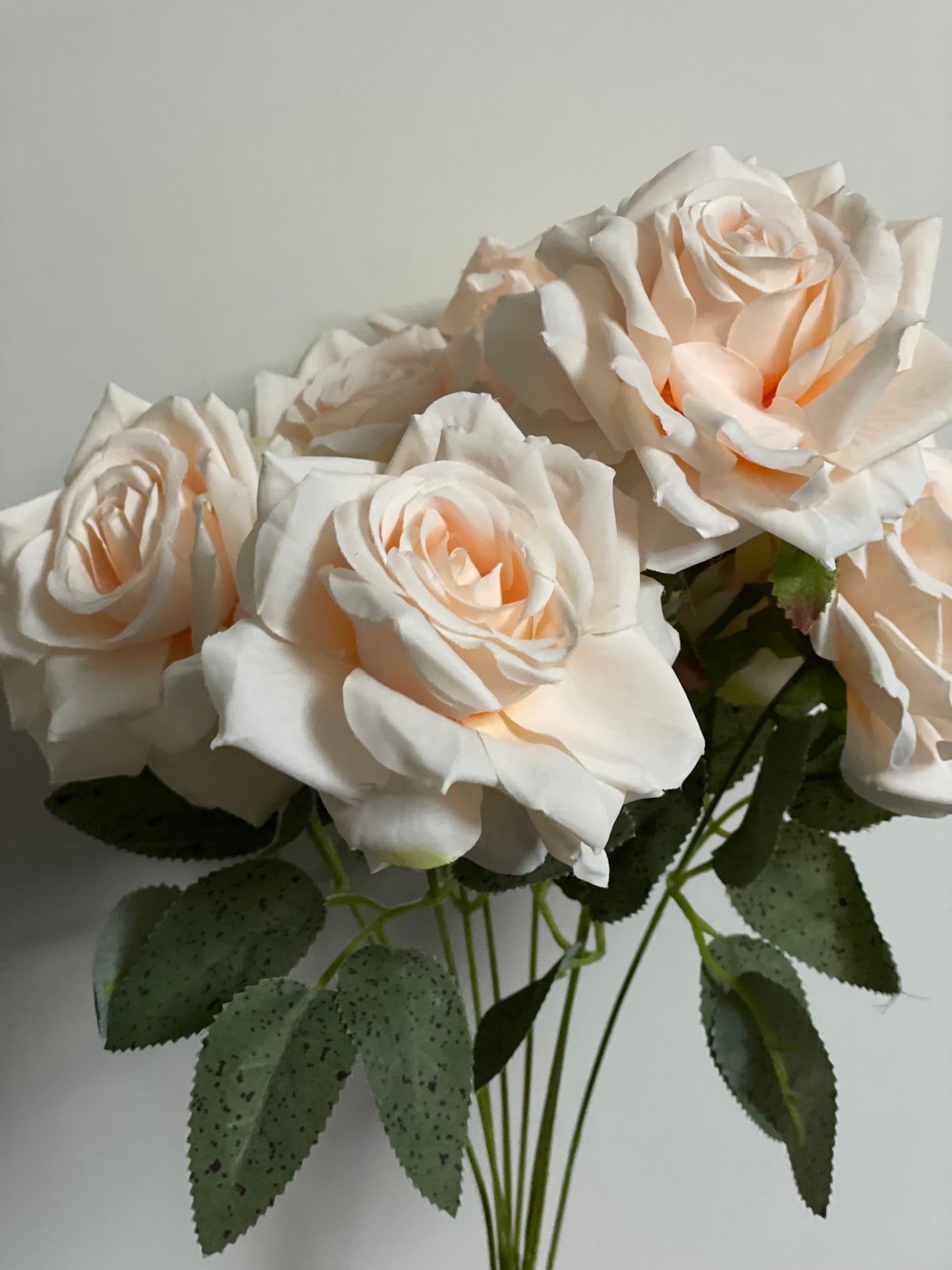 Stella Bouquet Roses 9 Head Spray