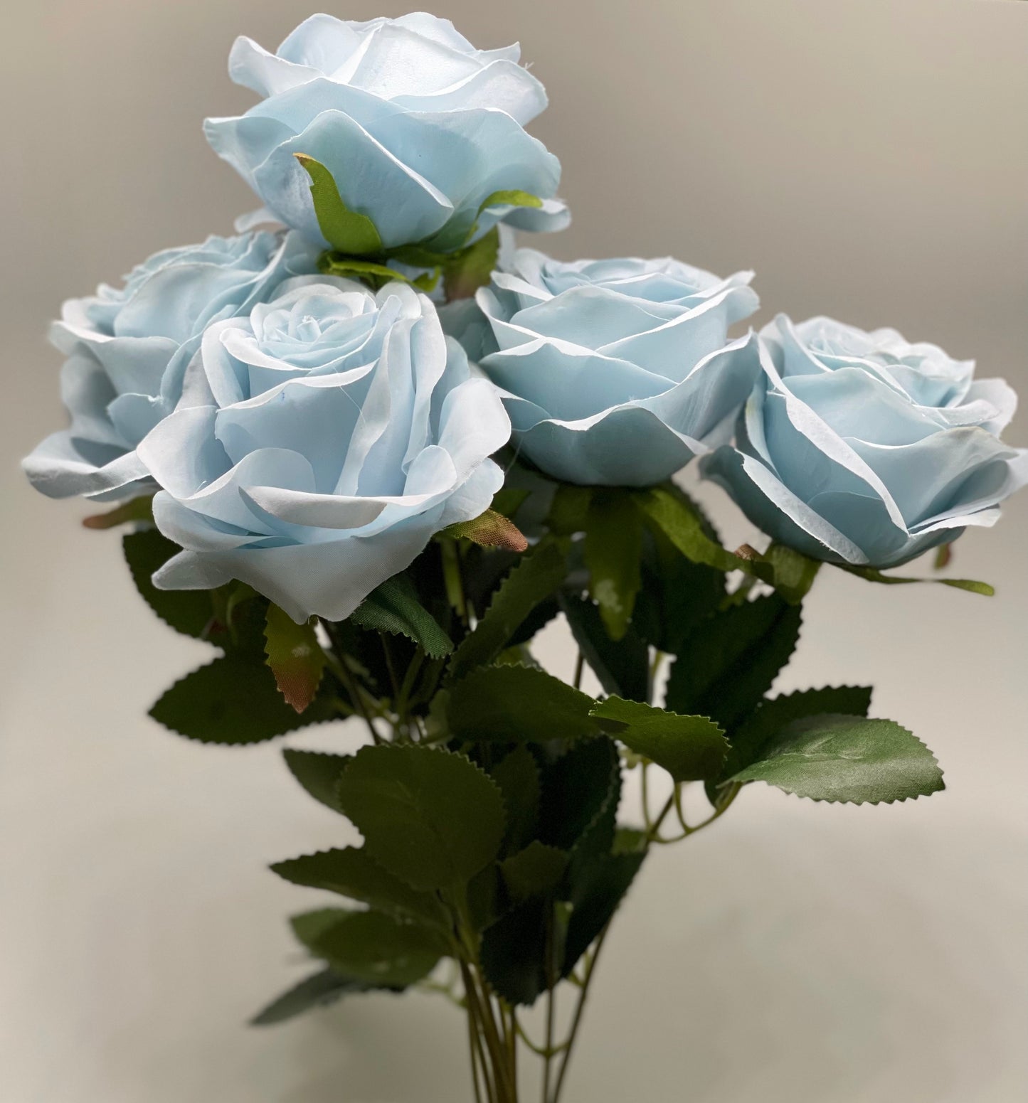 9 Head Emma Bouquet Roses Blue