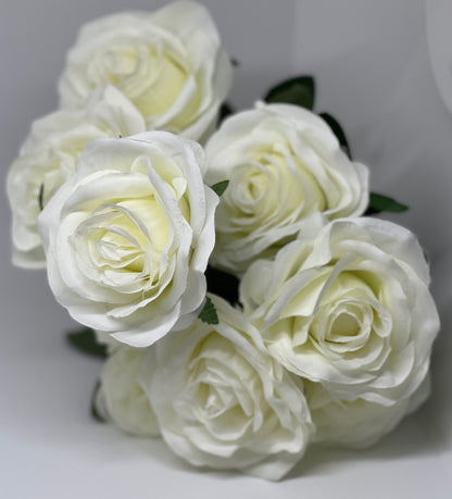 9 Head Emma Bouquet Roses White