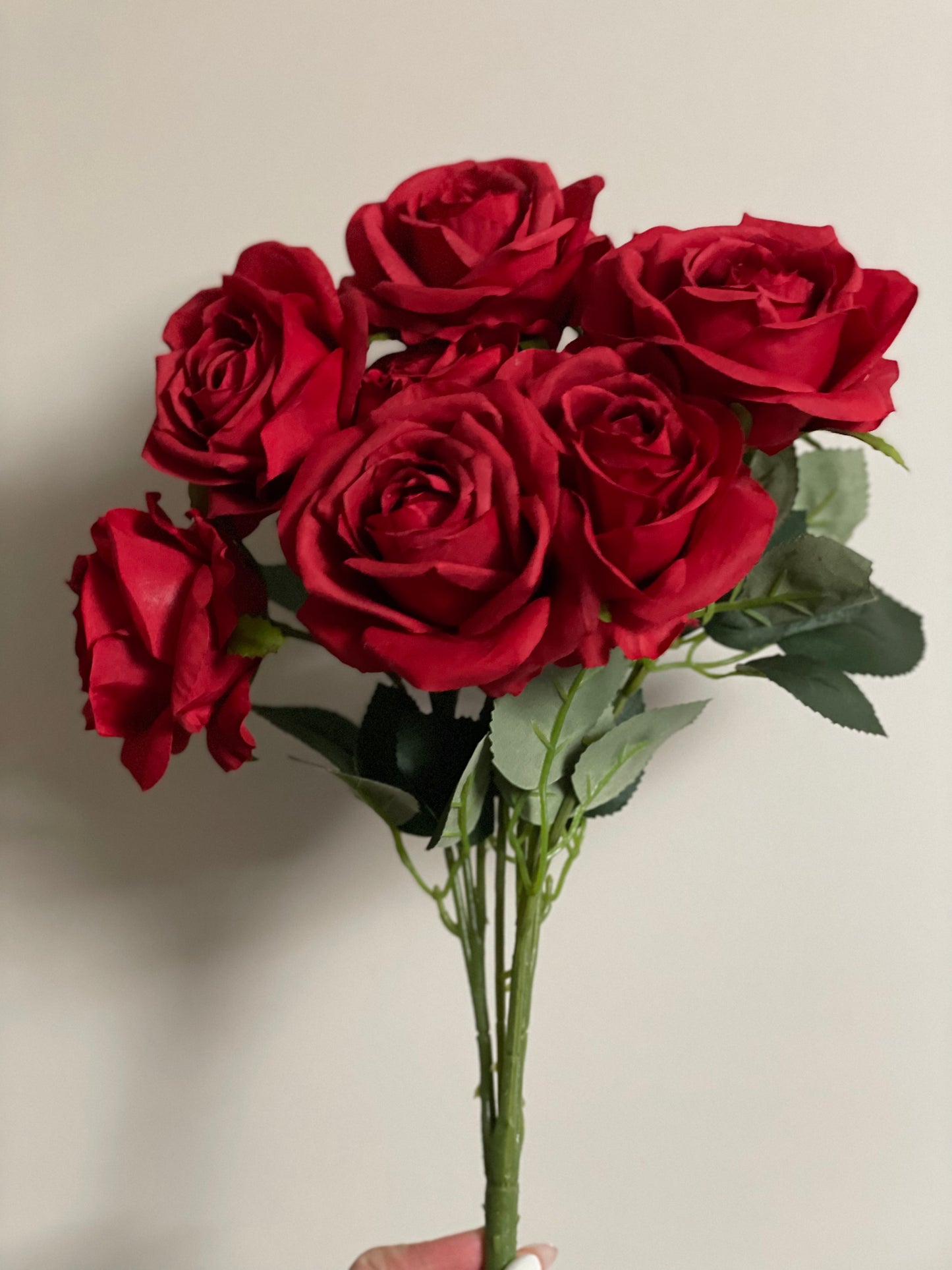 10 Head Lauren Bouquet Roses Red